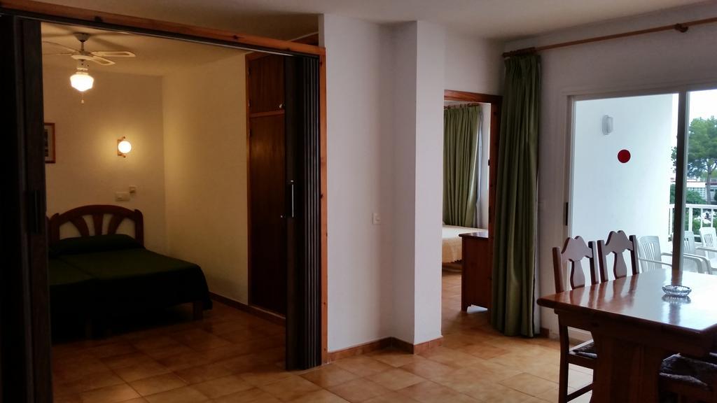 Apartamentos Vista Al Puerto サンアントニオアバド エクステリア 写真